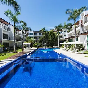 https://condo-boutique-via-38-on-5th-avenue.allrivieramayahotels.com
