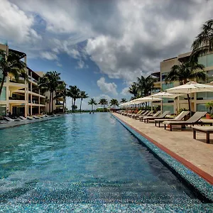 https://elements-by-playa-moments.allrivieramayahotels.com