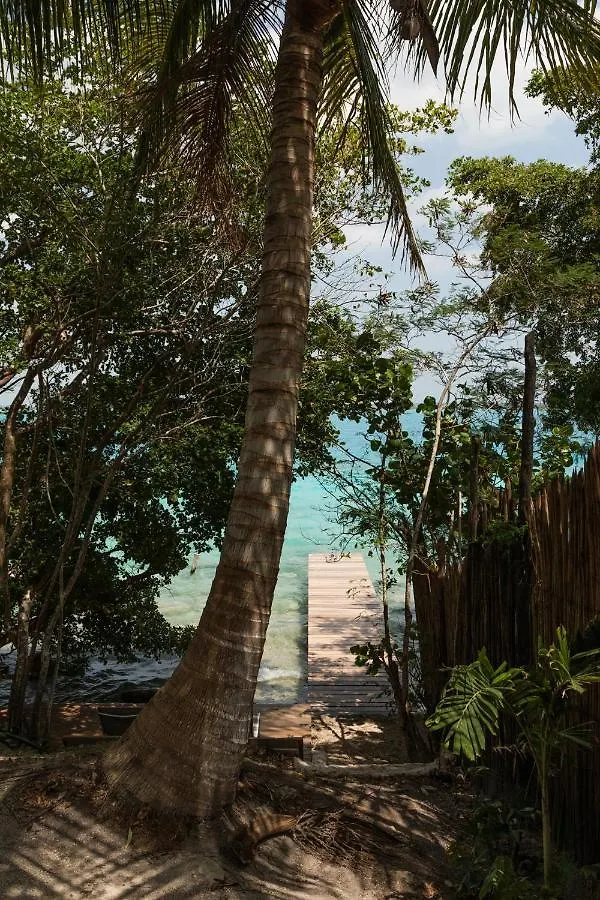Pucte Bacalar Bed & Breakfast 0*,